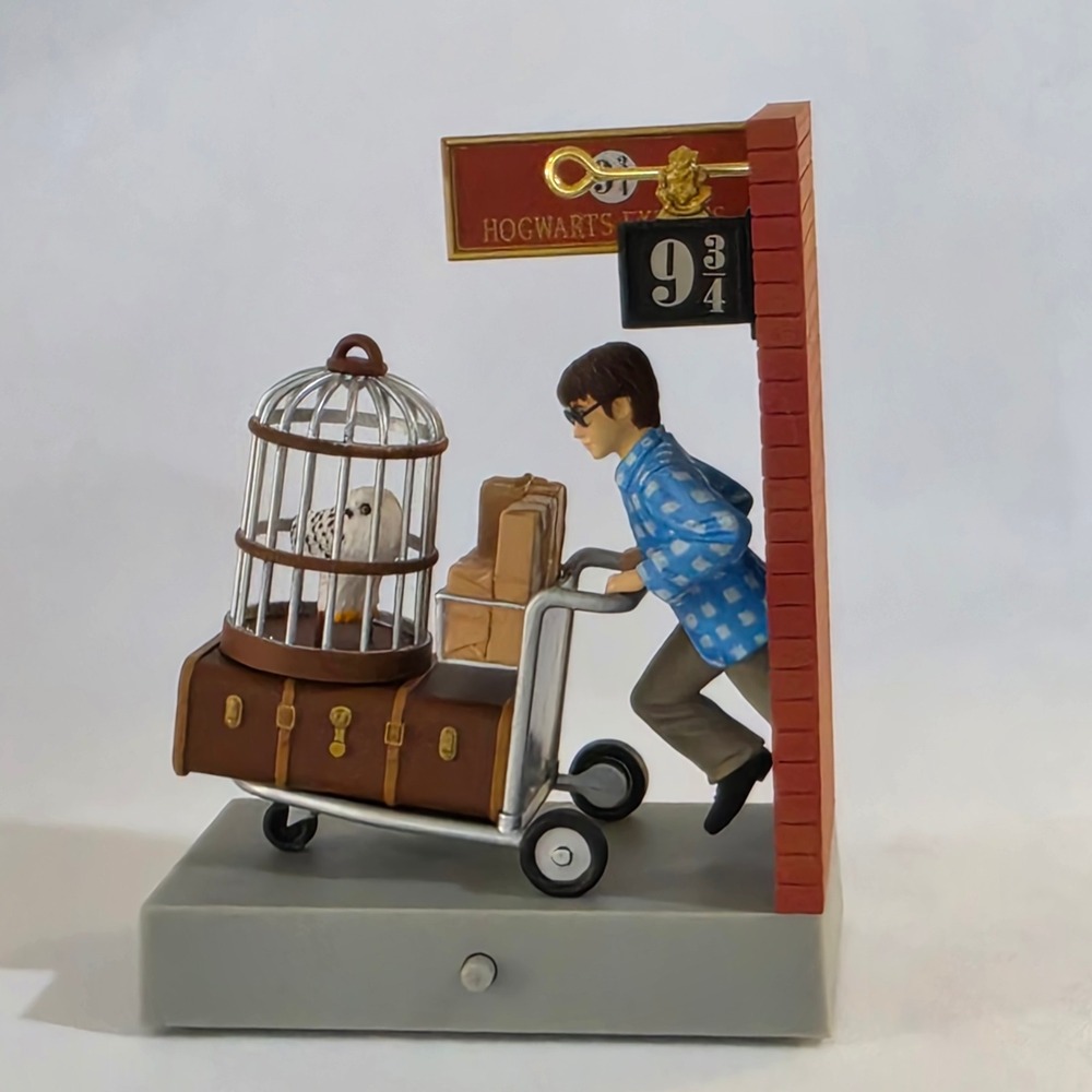 Hallmark Ornament Harry Potter Multicolor Platform 9 3/4 Sound 2015 VIDEO Works